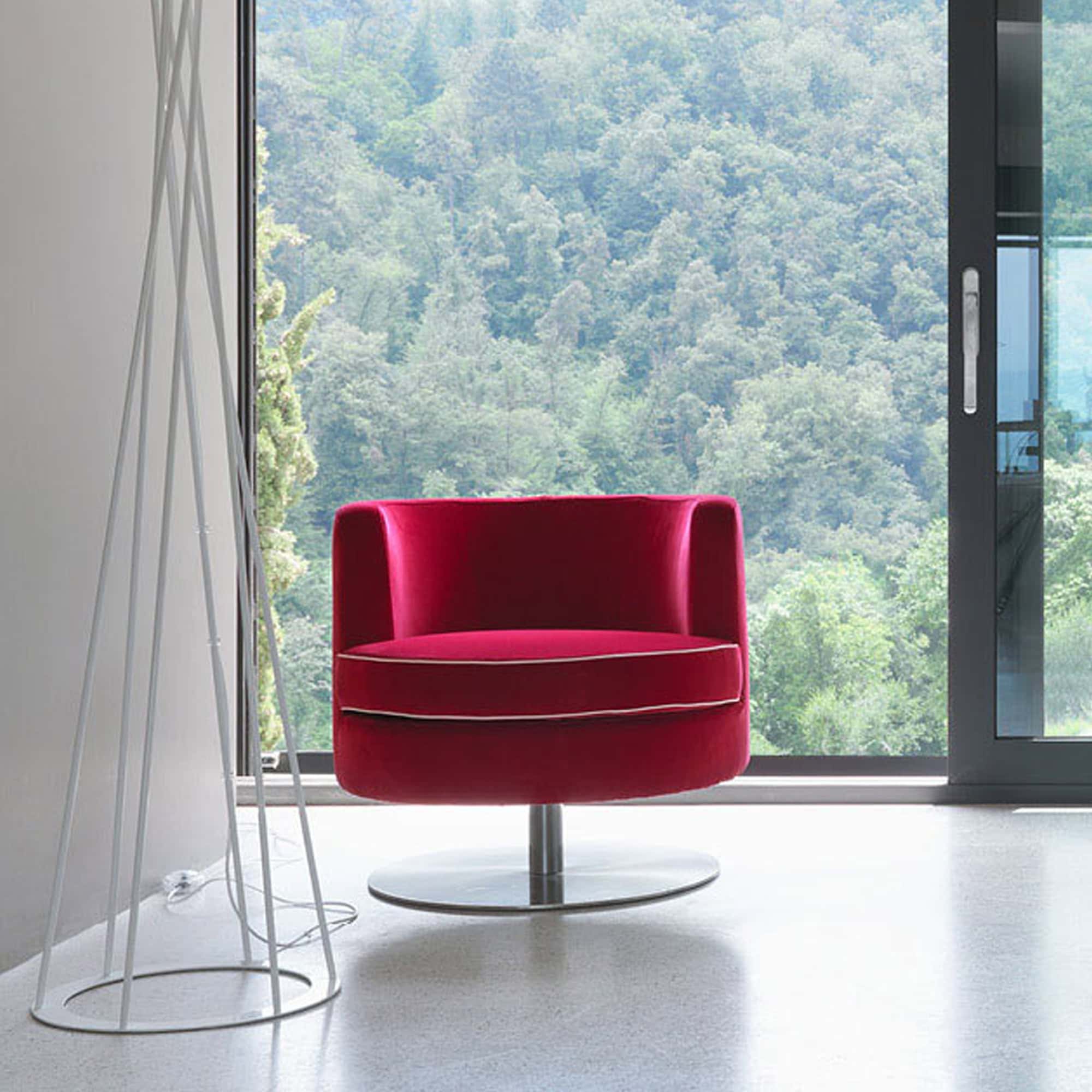 Ben Sofa - borzalino-frisbeeswivelarmchair-1