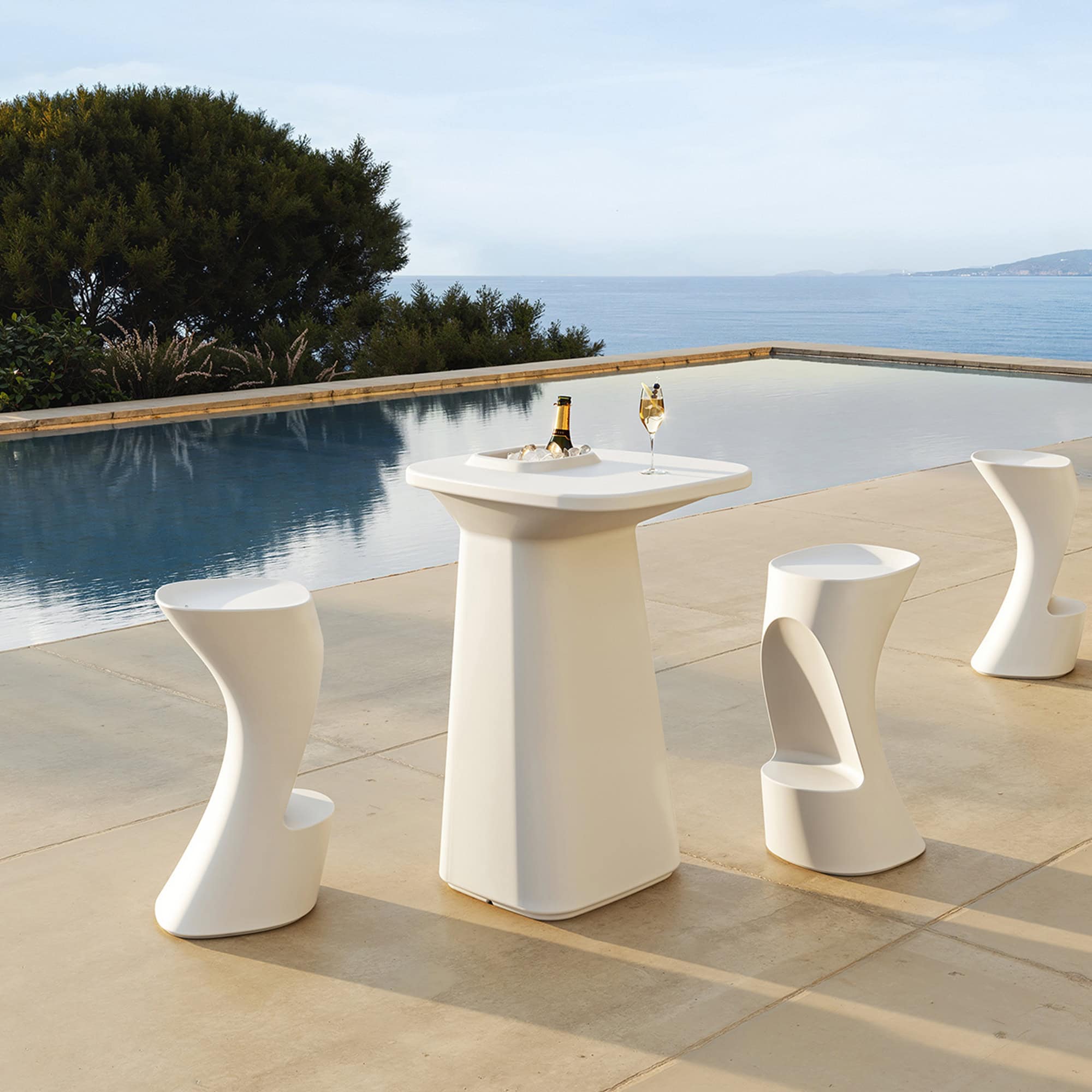 Vivian Hydraulic Barstool - vondom-nomabarstool-1