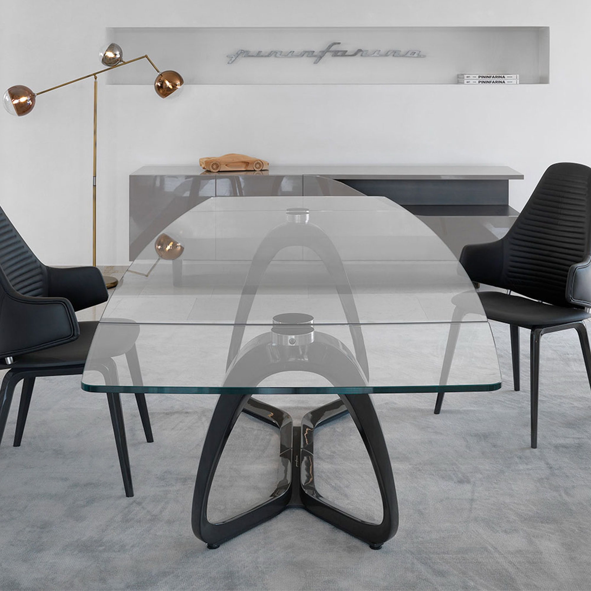 Curves Are Making A Comeback - reflex-segnodiningtable-6