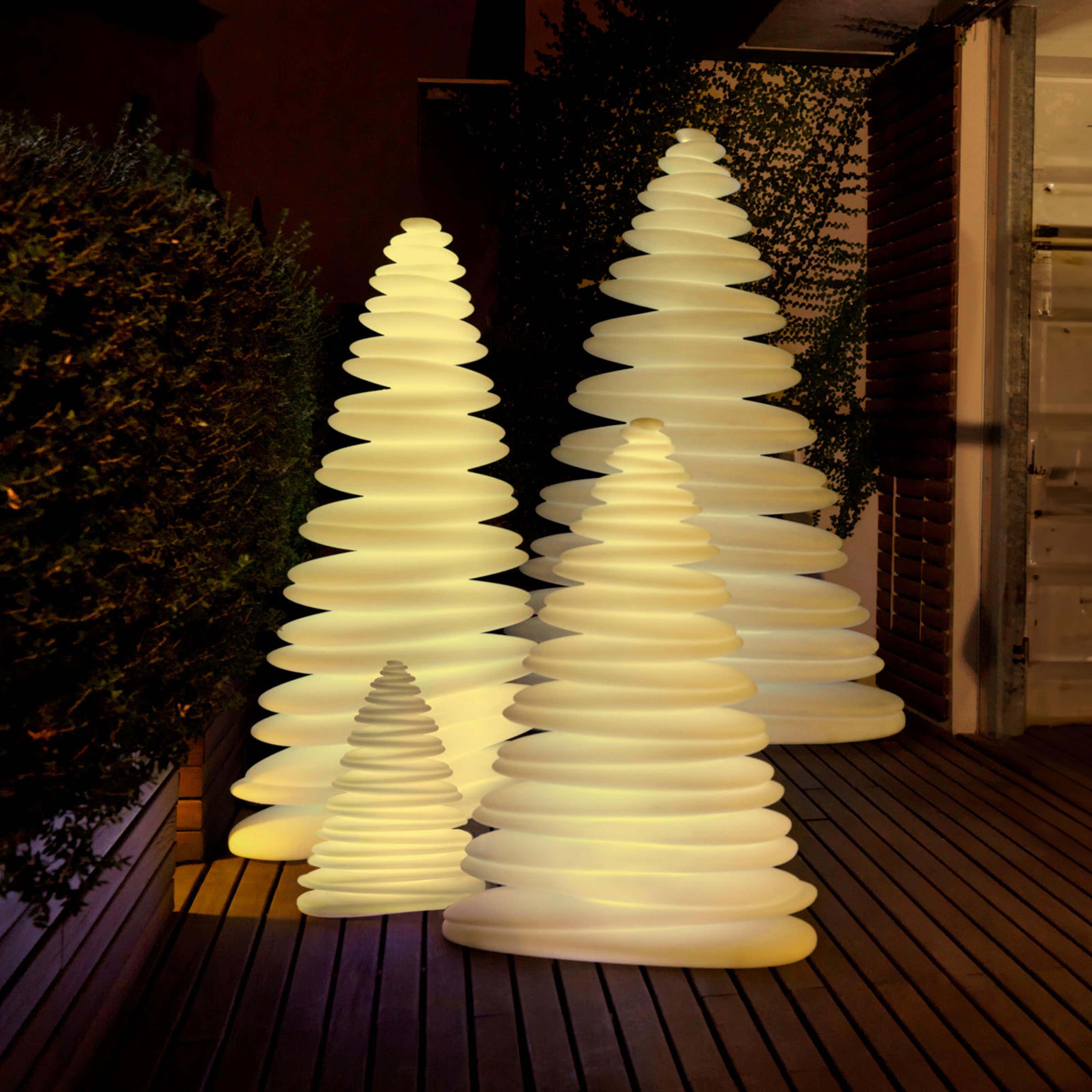 Vases Floor Lamps - vondom-chrismy-tree-featured1