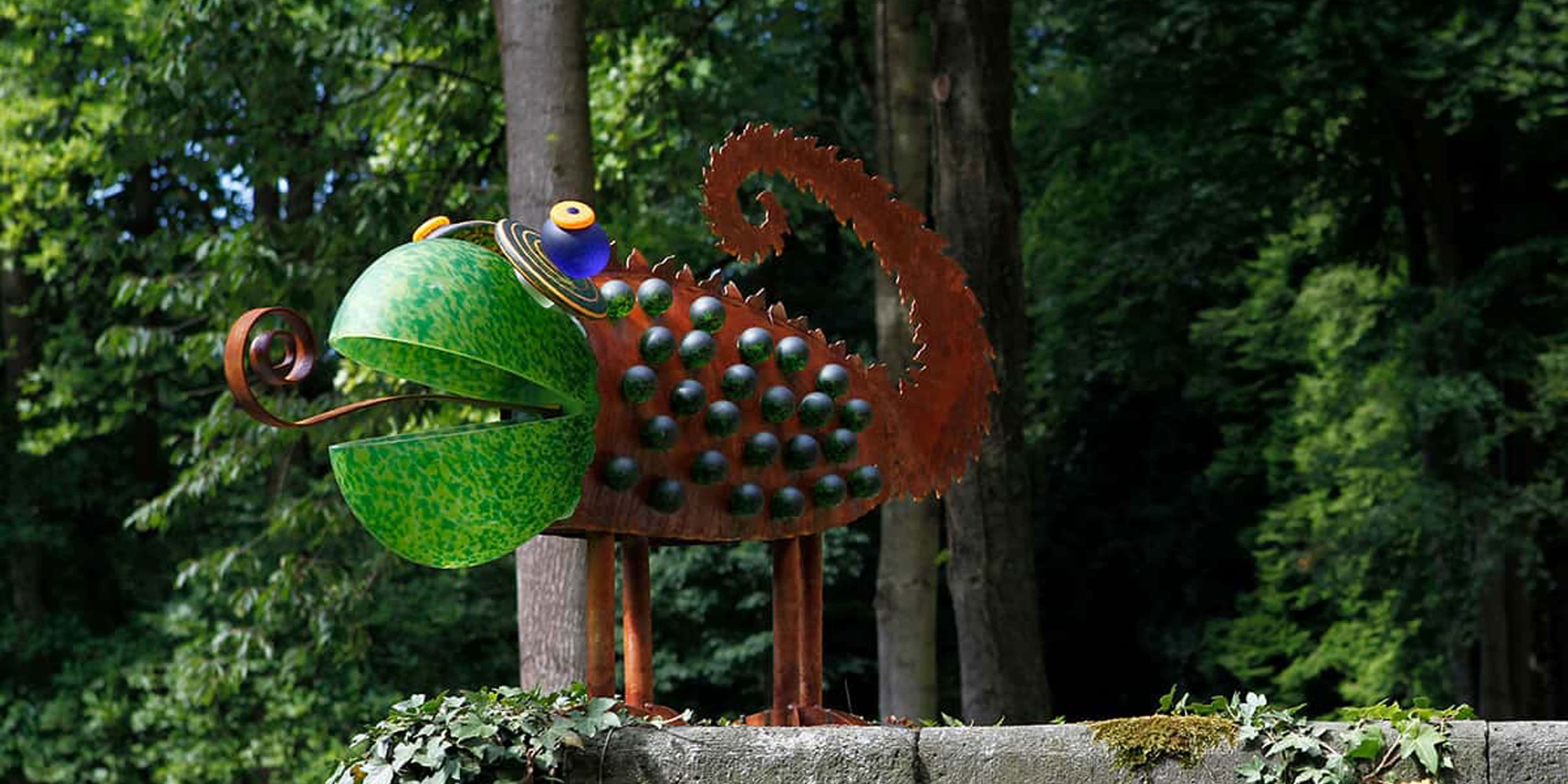 Chameleon Glass Art Garden Statue - borowski-chameleon-3