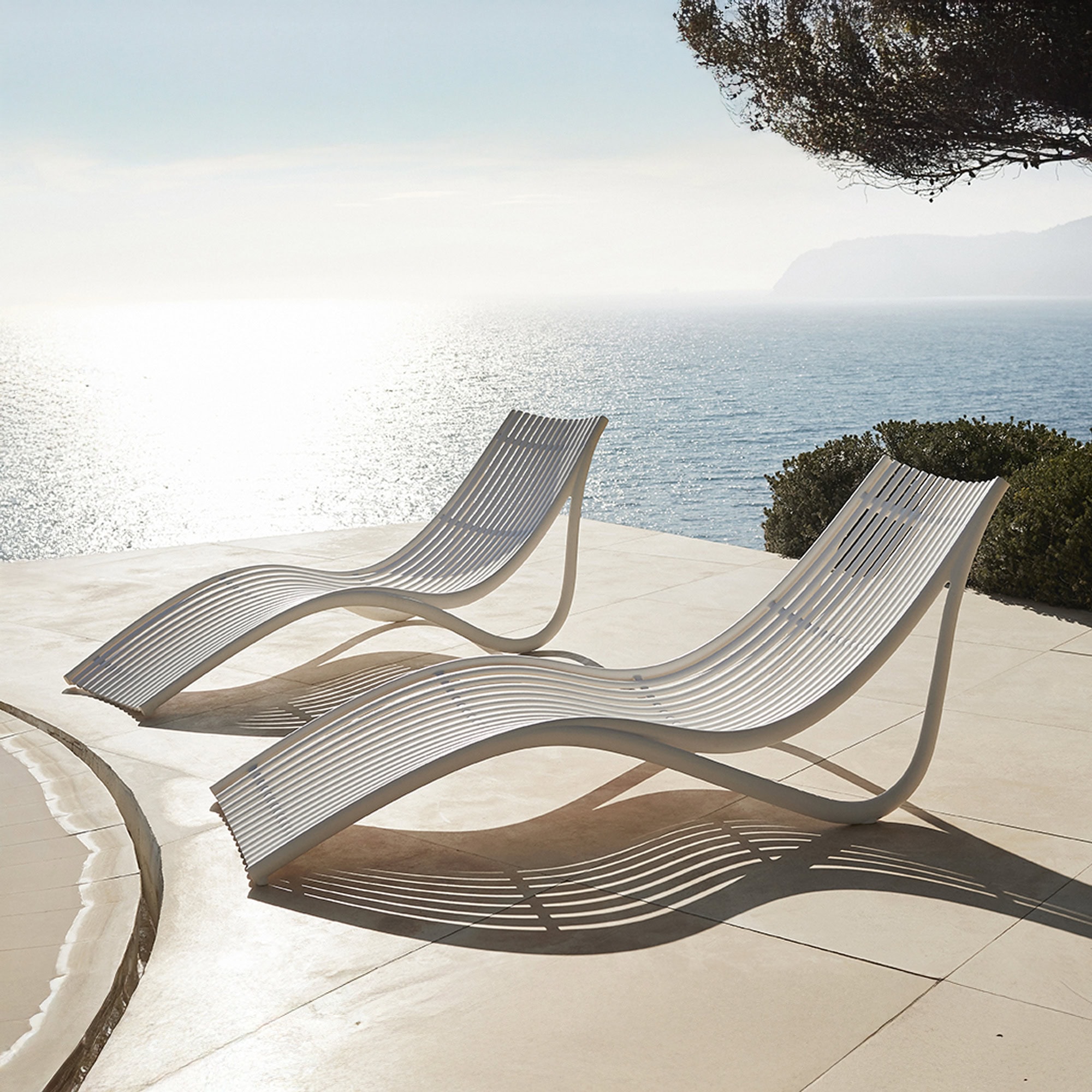 Vondom Vela Sun Chaise Table - vondom-ibizasunlounger-1-1