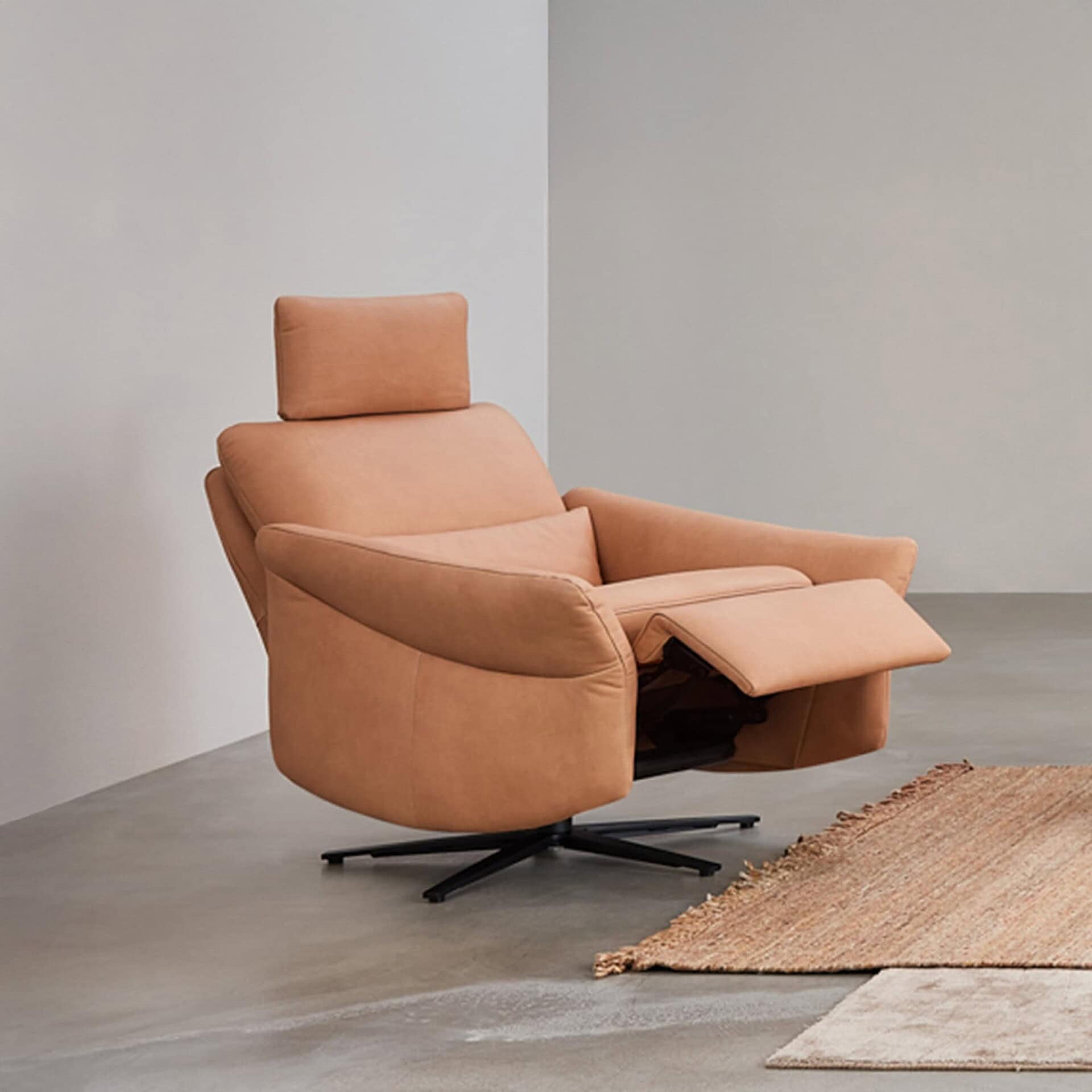 Side angle of the Cumurex 7270 Recliner in leather with footrest extended.