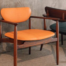 regina armchair featured