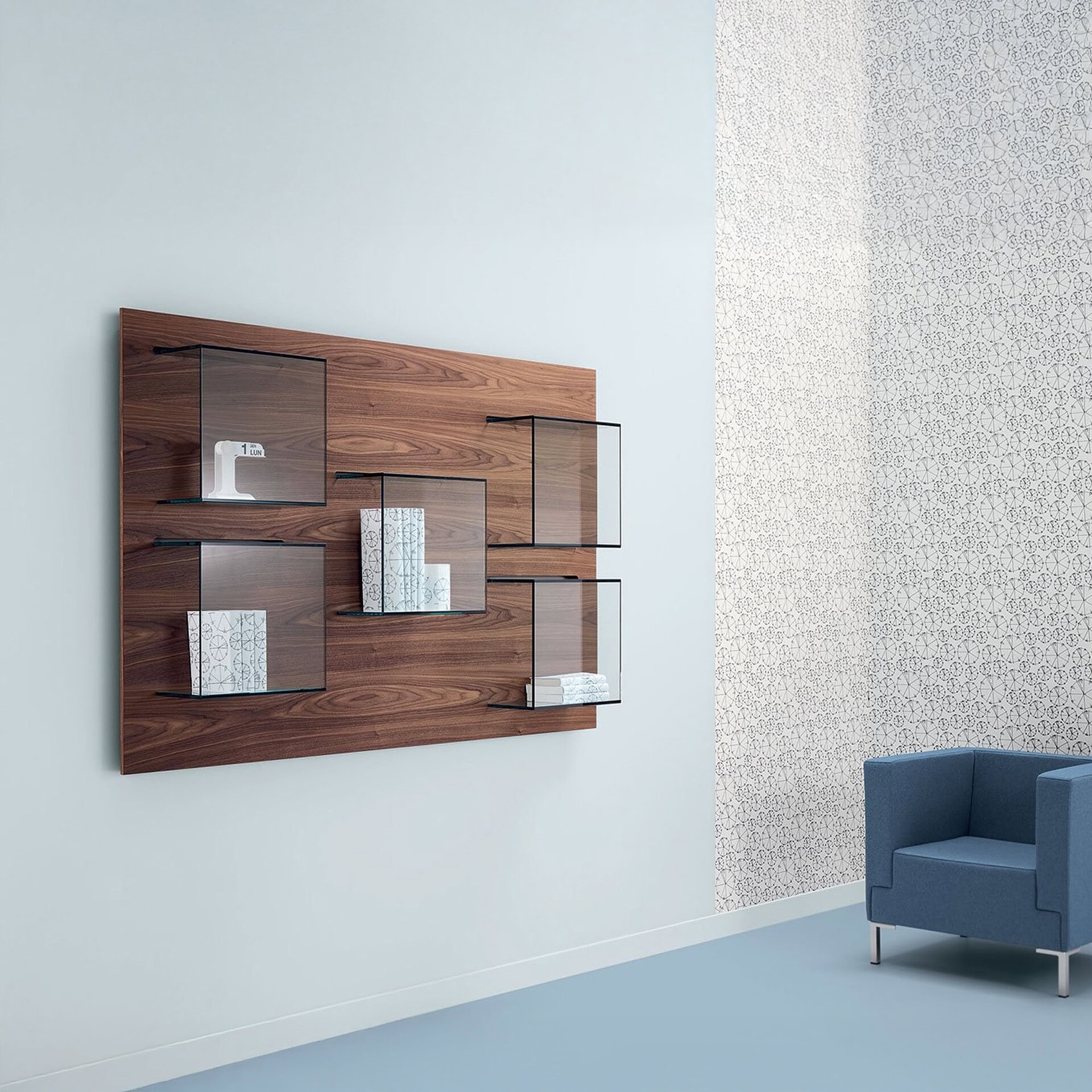 Tonelli Dazibao Bookcase in extra clear glass with Canaletto walnut panel, horizontal wall-mounted version styled in a modern living room.