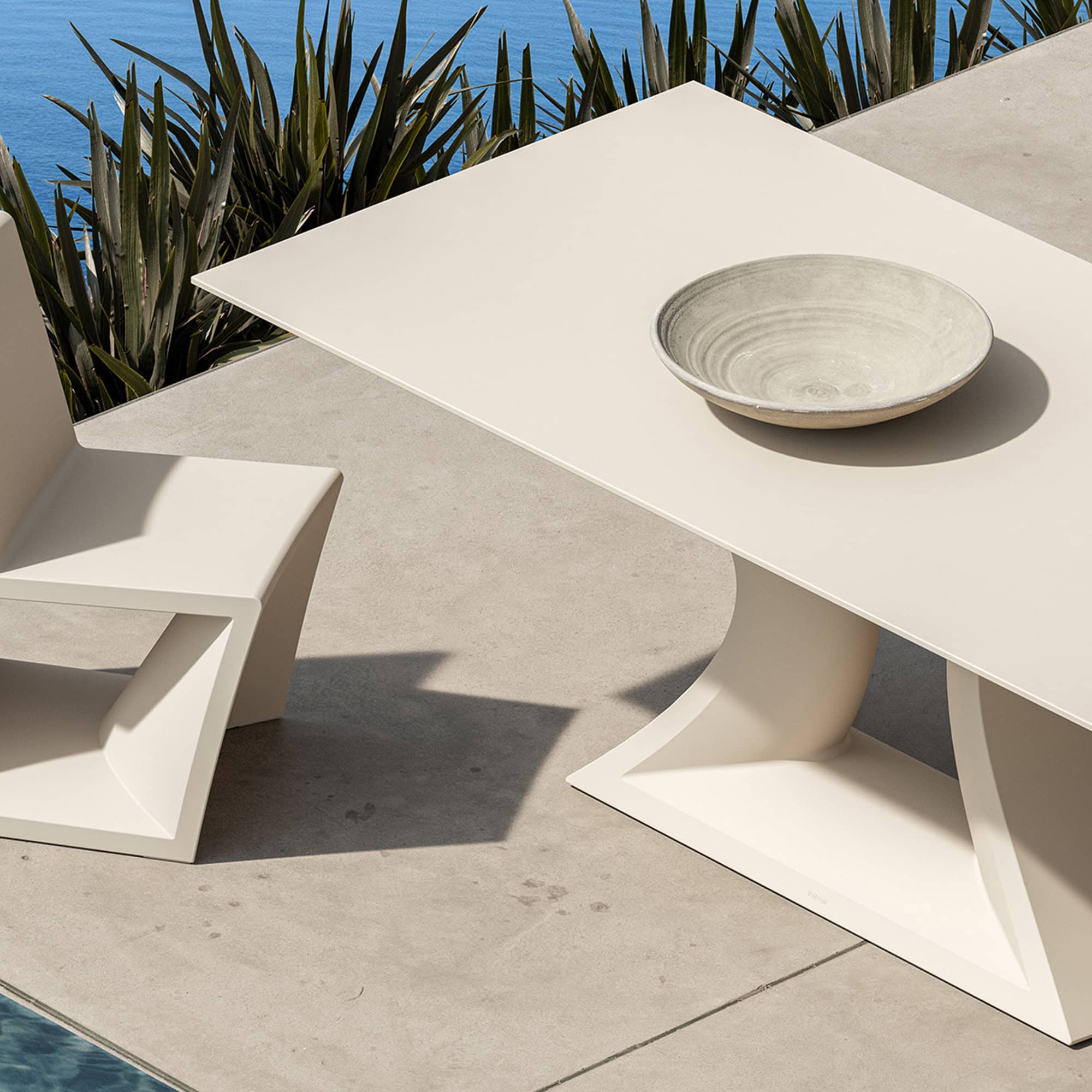 Rest Outdoor Table - vondom-restdiningtable-2