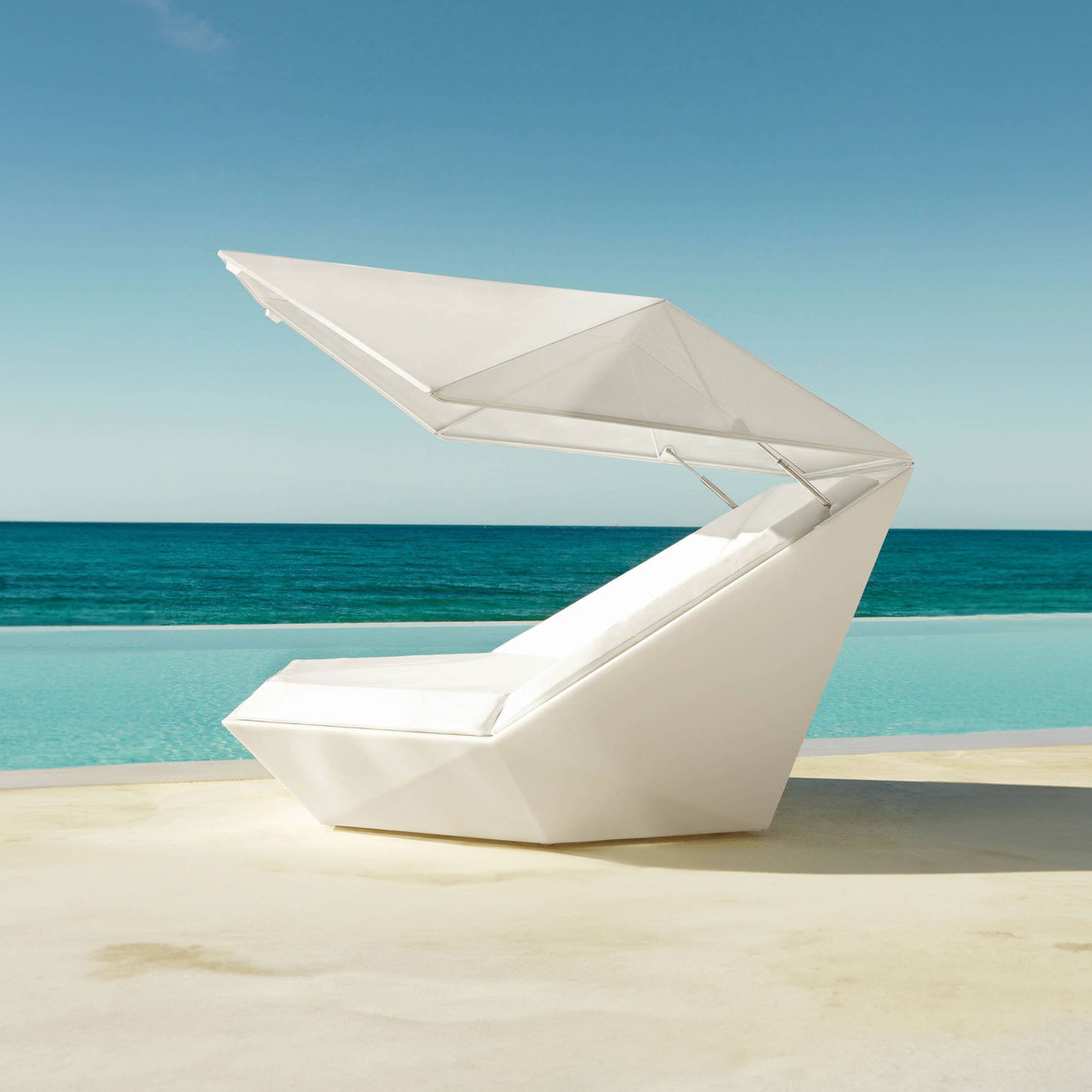 Faz Daybed with Parasol - vondom-faz-daybed-other1