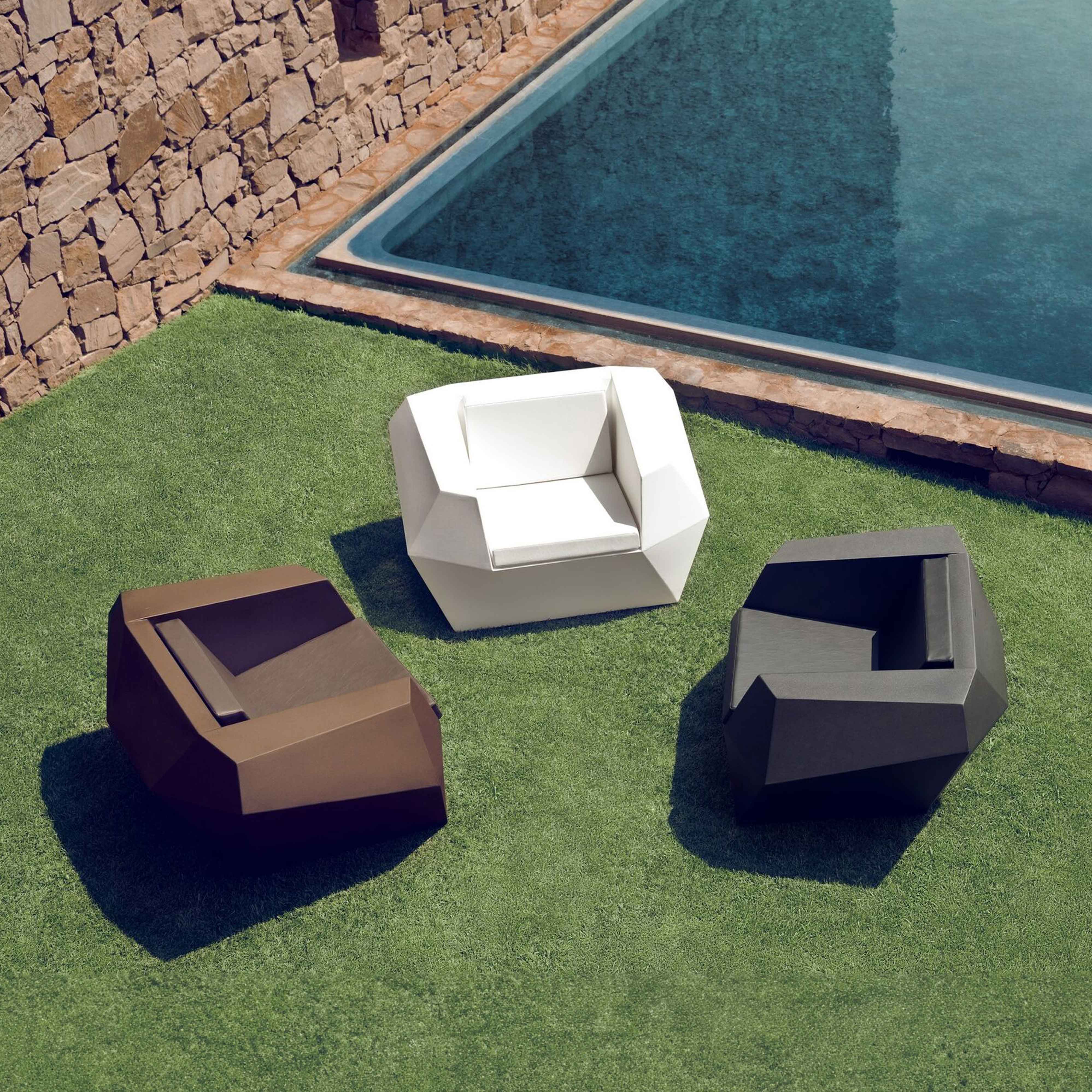 Vondom Vela Sun Chaise Table - vondom-faz-lounge-chair-featured1