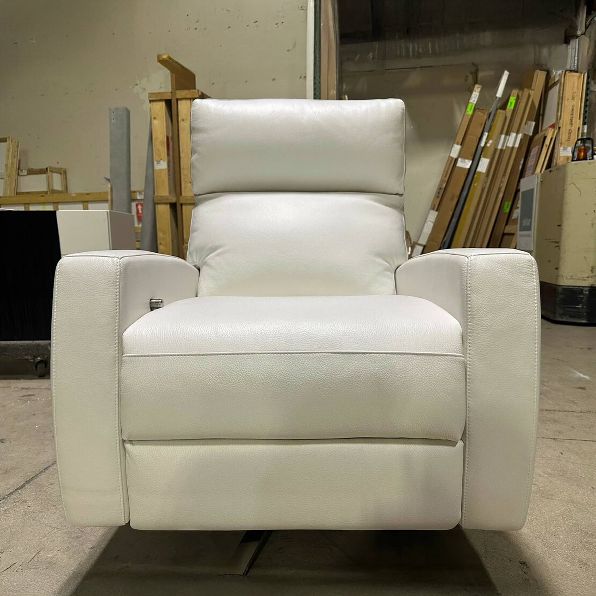 American Leather Elliot Recliner - clearance-americanleather-elliotrecliner-1