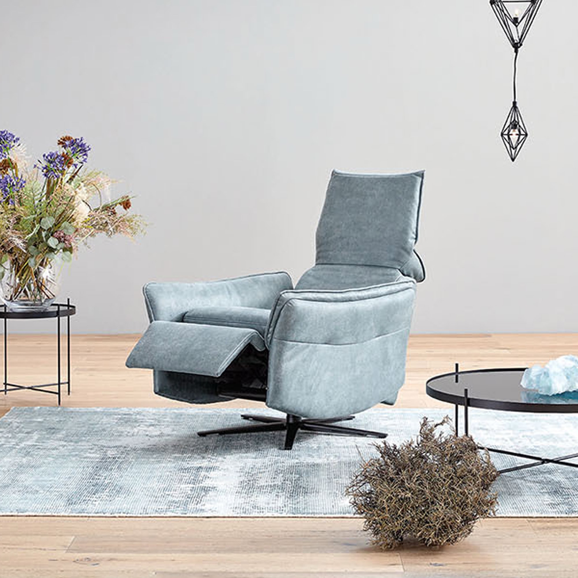 Pelican Lounge Chair - himolla-pelicanloungechair-3