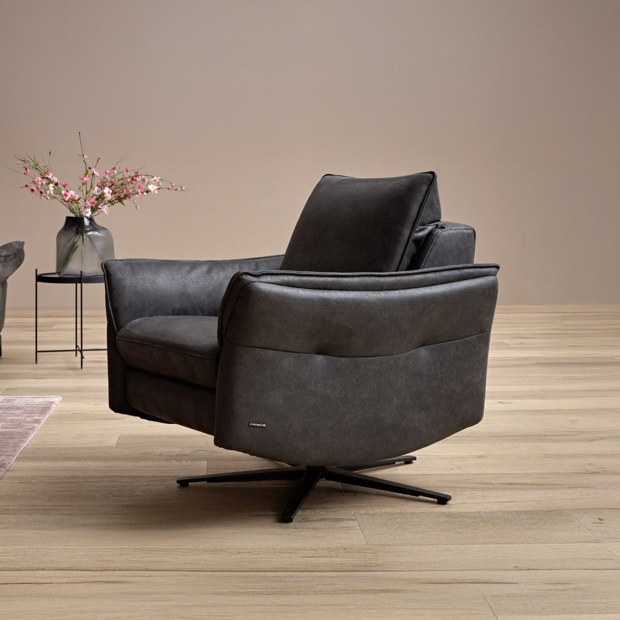 Pelican Lounge Chair - himolla-pelicanloungechair-4