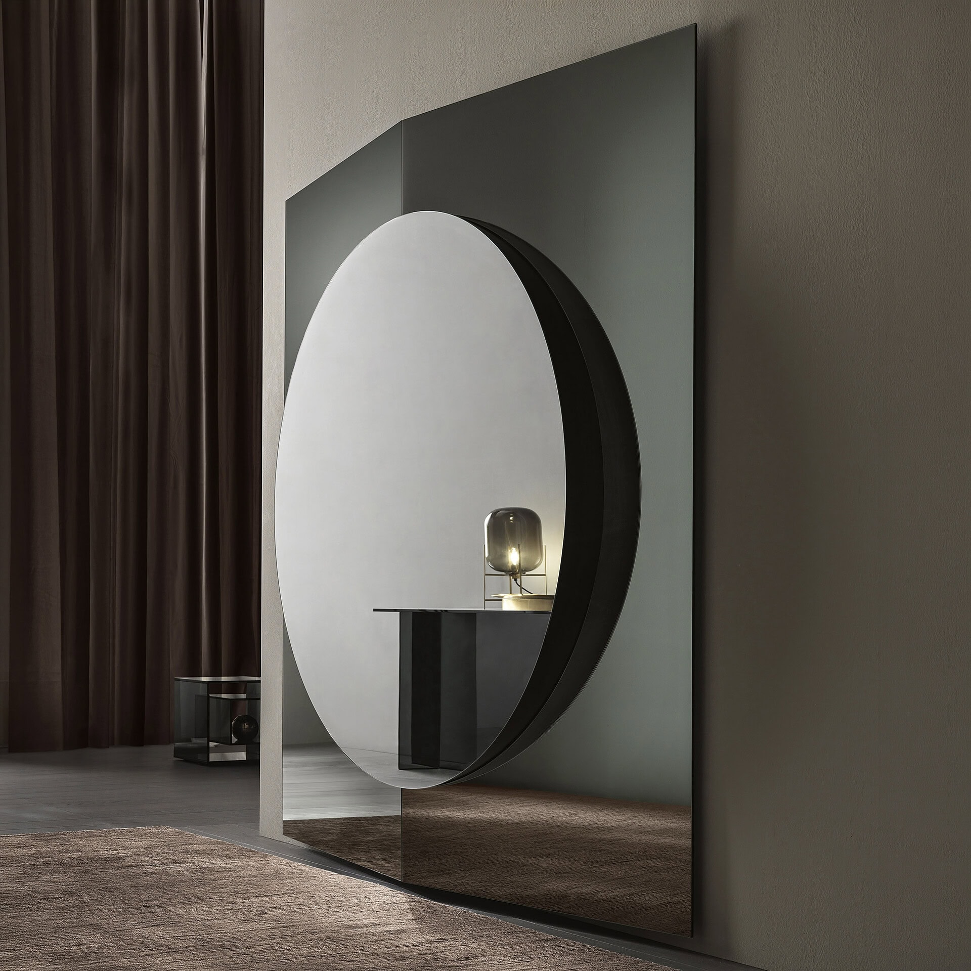 Elegant central mirror with a sleek, contemporary style perfect for modern home decor.
