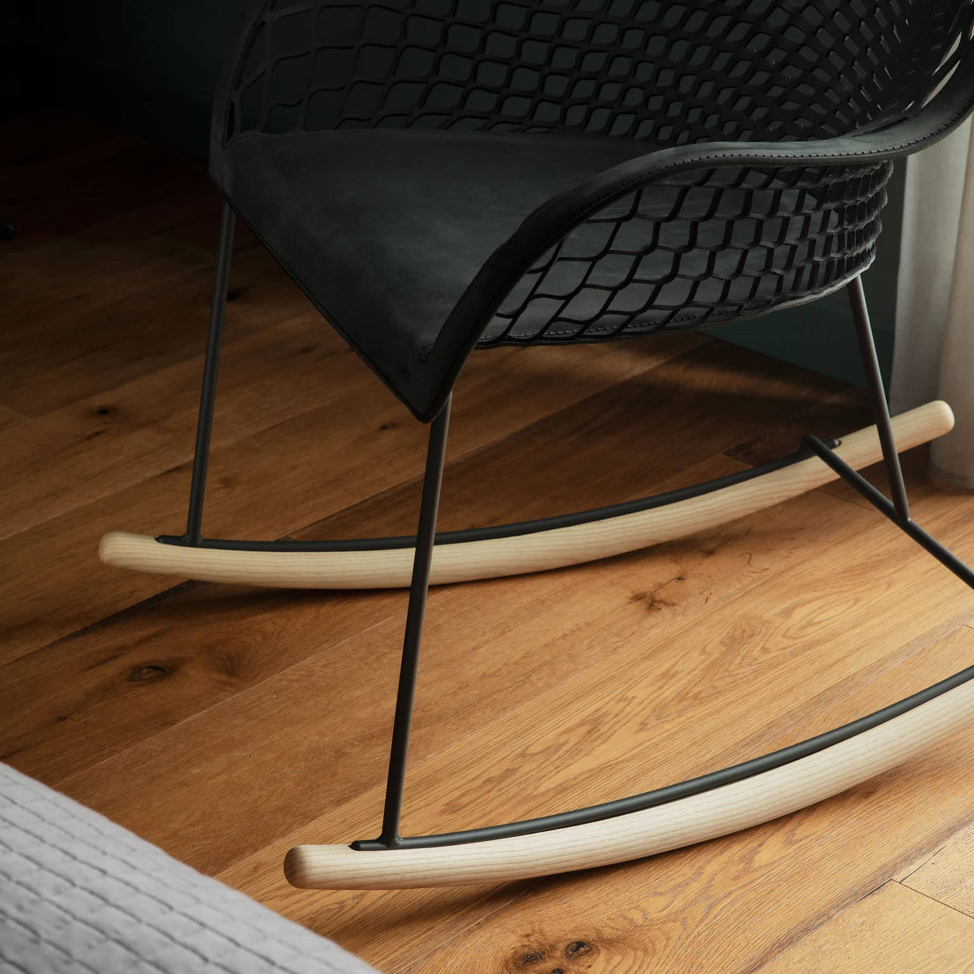 Guapa Rocking Chair - midj-guapa-rocking-chair-2