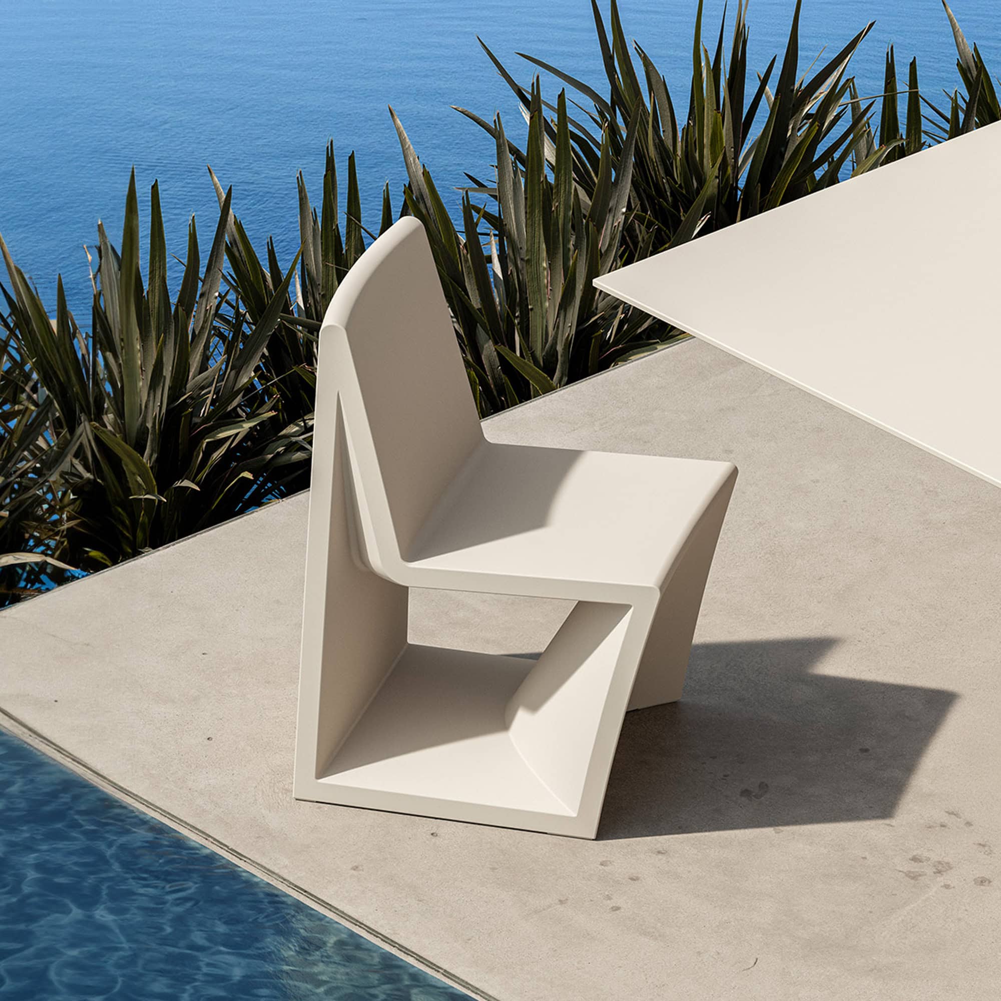 Cuddle Armchair - vondom-restchair-2