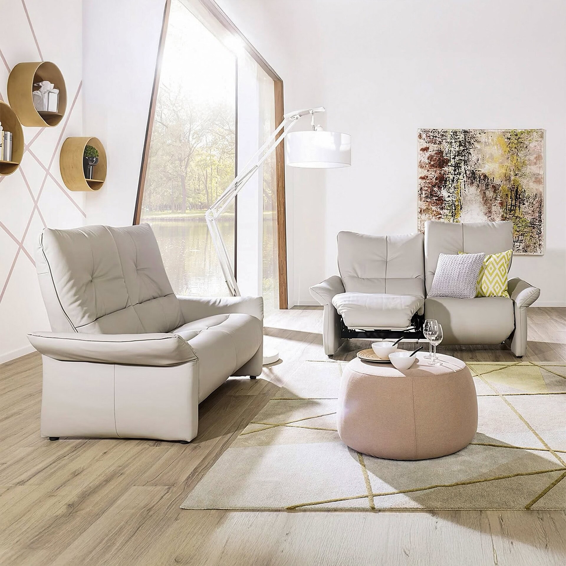 Himolla Cumuly 4515 Wallfree Reclining Sofa in white leather, modern living room setup