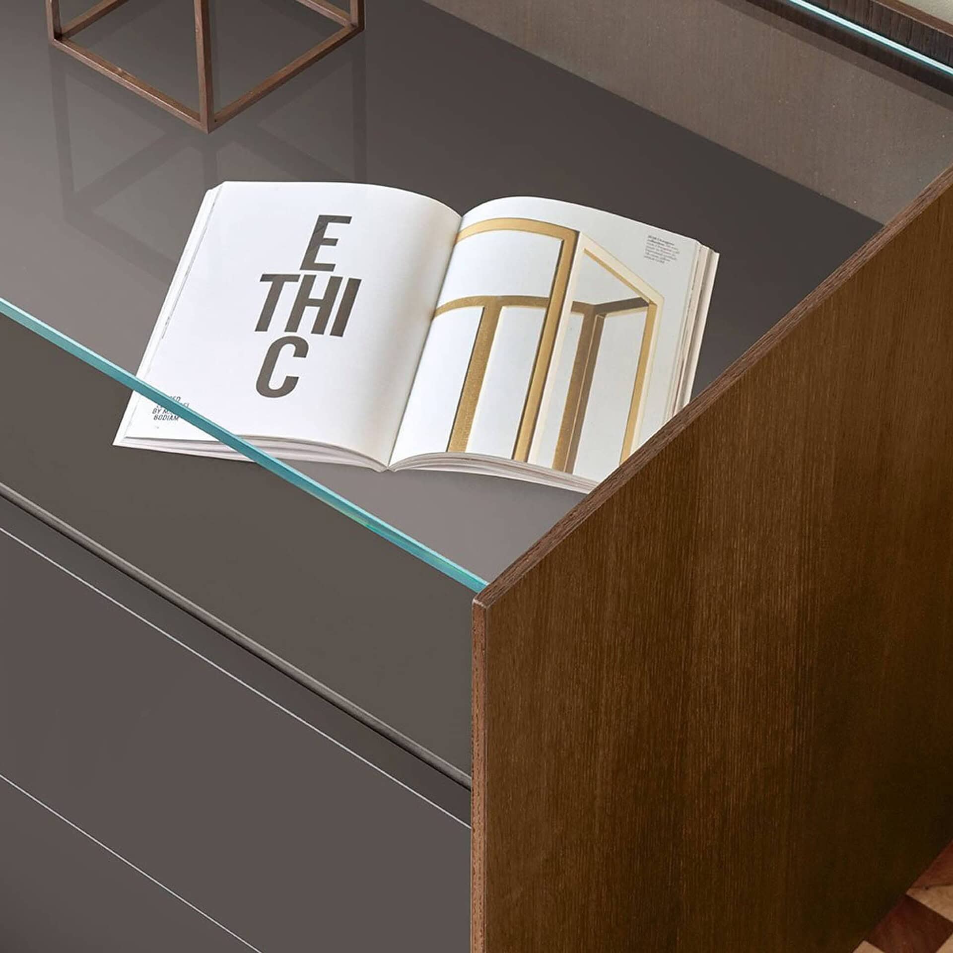 Close-up of San Giacomo Cabaret Glass Dresser glass top and craftsmanship details