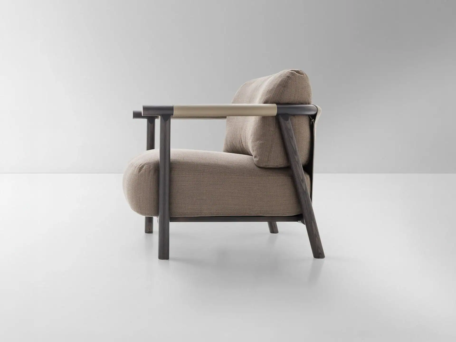 Elegant Ditre Italia Nathy Chair with wooden armrest and plush beige fabric.