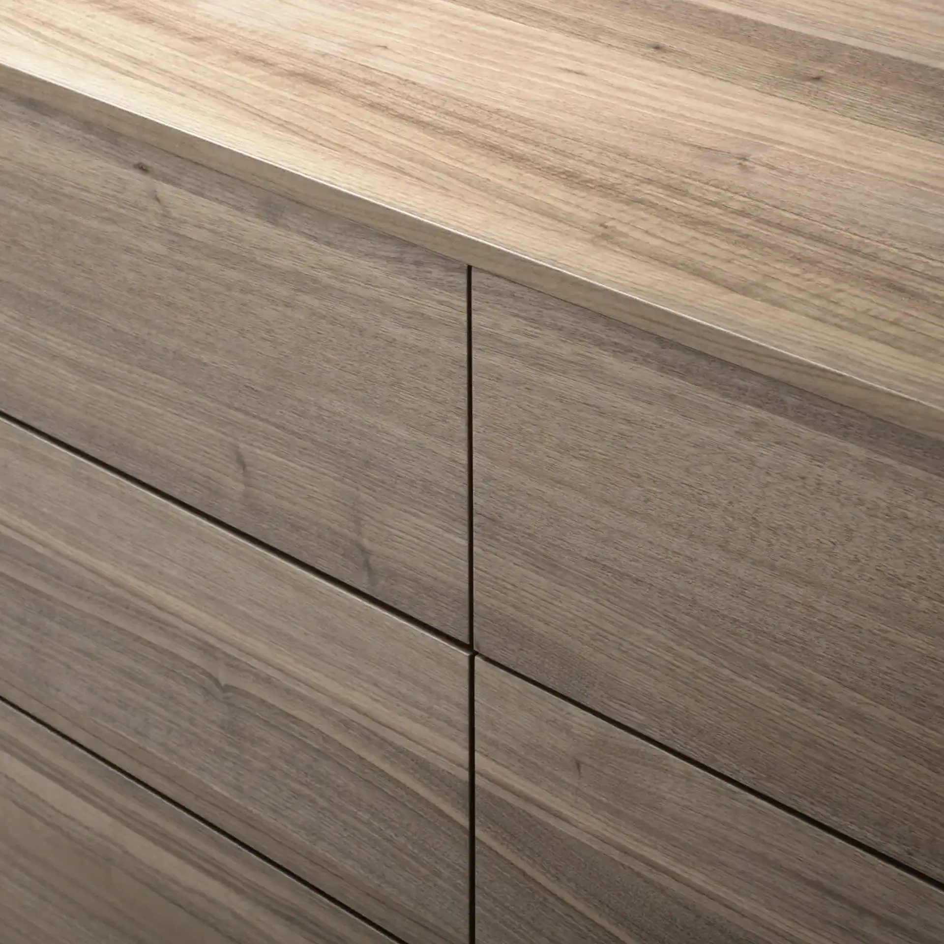 Close-up of the wood grain on the Sklar Furnishings Illusion 6-Drawer Dresser.