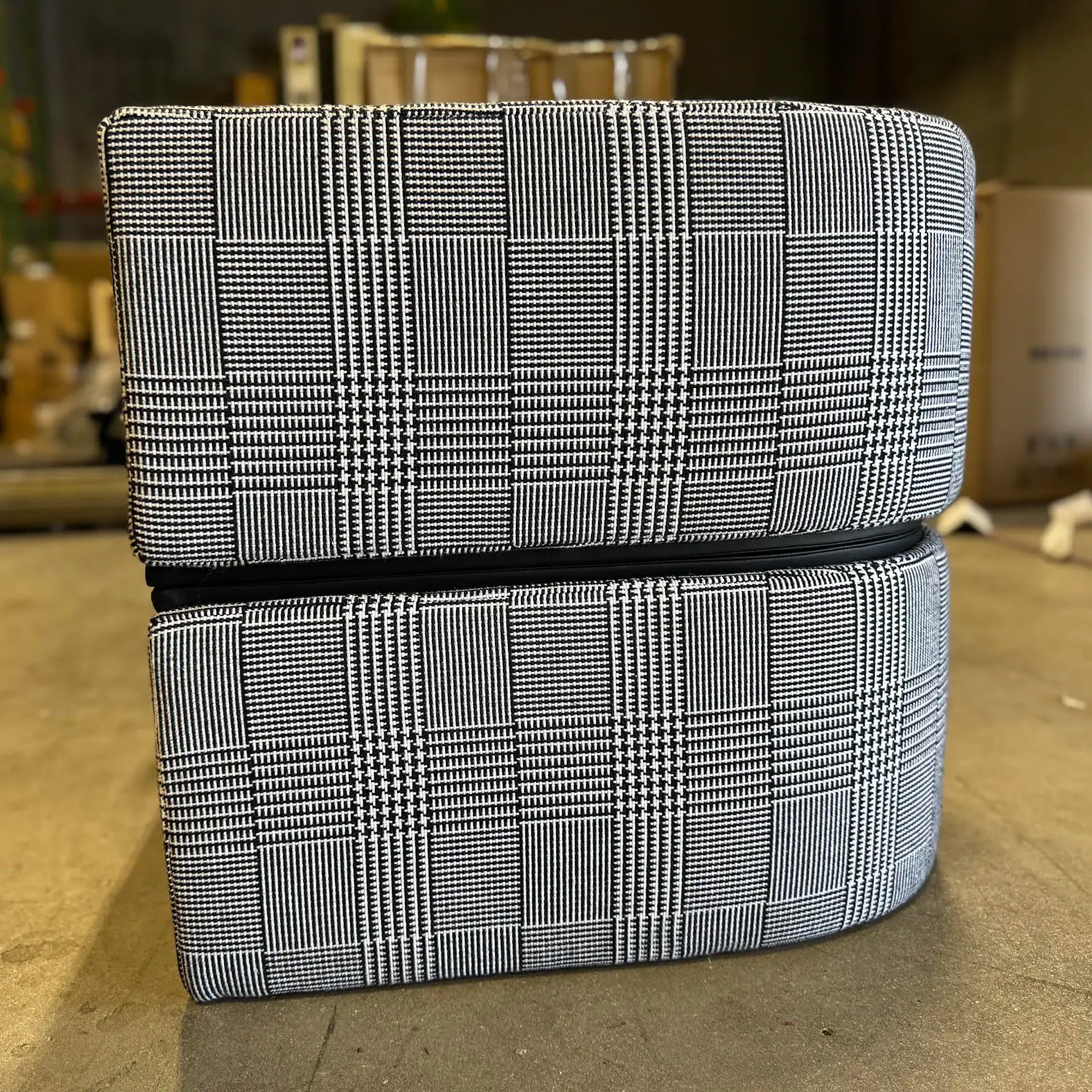 Tumidei Flip Open Armchair with checkered fabric pattern in black and white.
